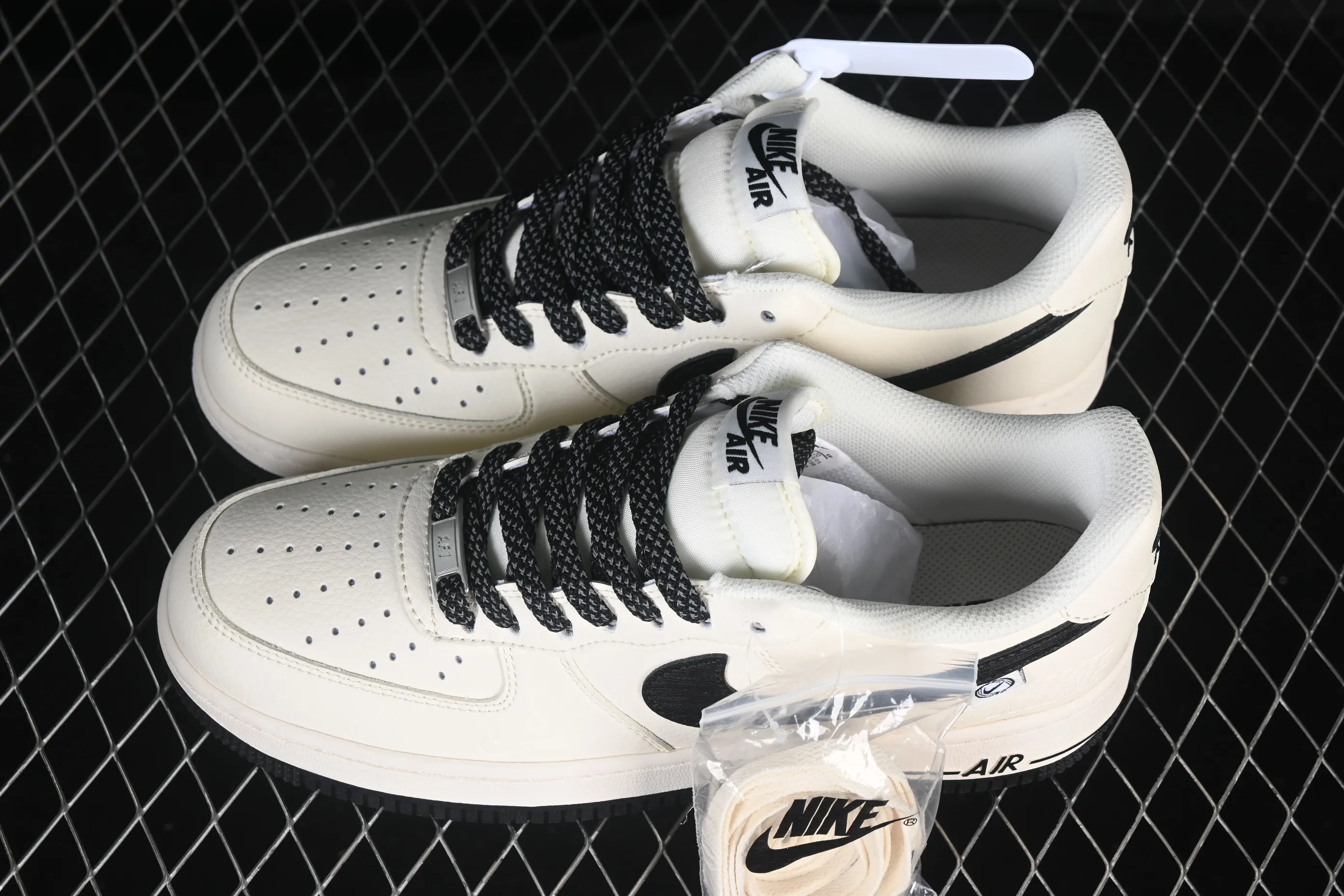 All categories Nk Air Force 1 Air Force series Nk Air Force 1 Low Air Force low-top Nike Air Force 1'07 Low Nike embossed beige black tree pattern Air Force 1 low-top casual sneakers SM6668-120